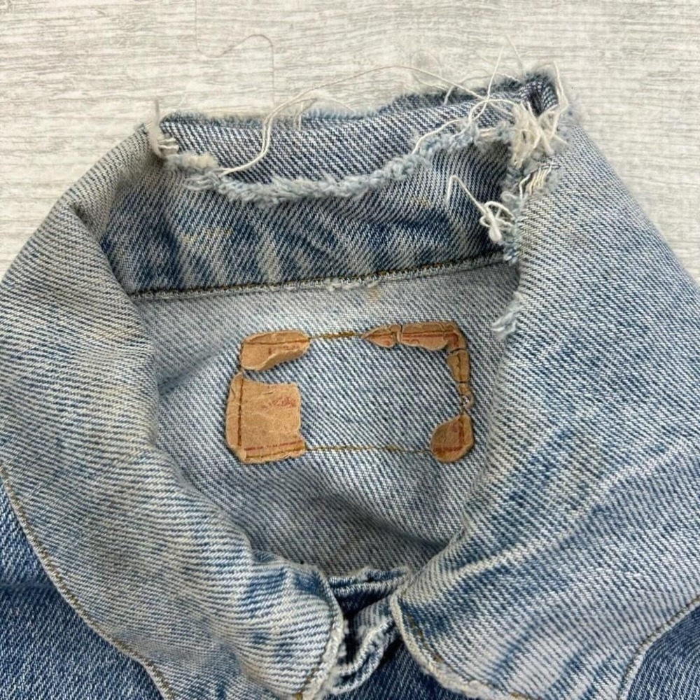 Vintage 80s Levis Type 3 Denim Jacket Mens Small Trucker 2 Pocket Light Wash - Picture 3 of 6